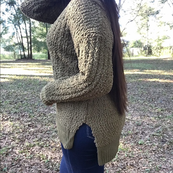 << Olive Green Popcorn Sweater >> - Picture 3 of 6